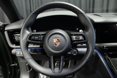 2025 Porsche Panamera 4