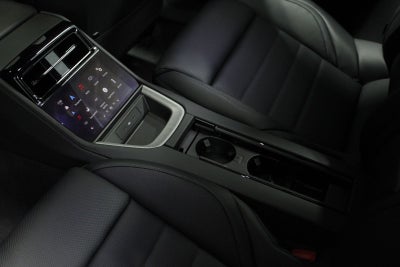 2025 Porsche Panamera 4