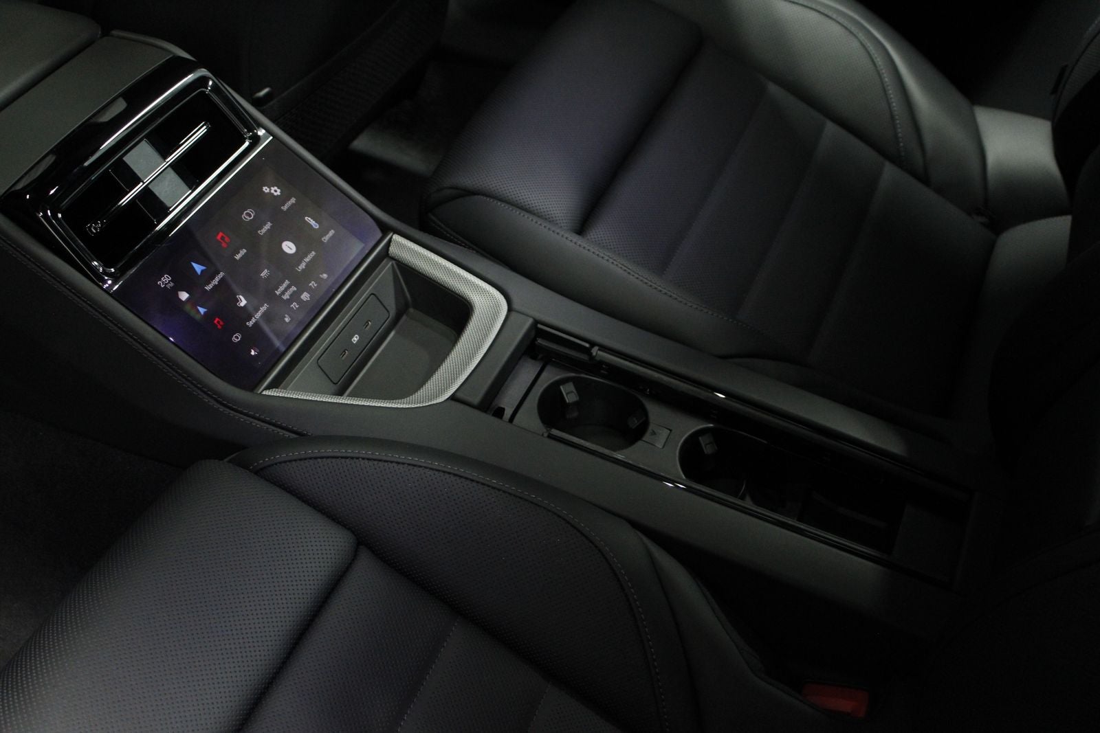 2025 Porsche Panamera 4