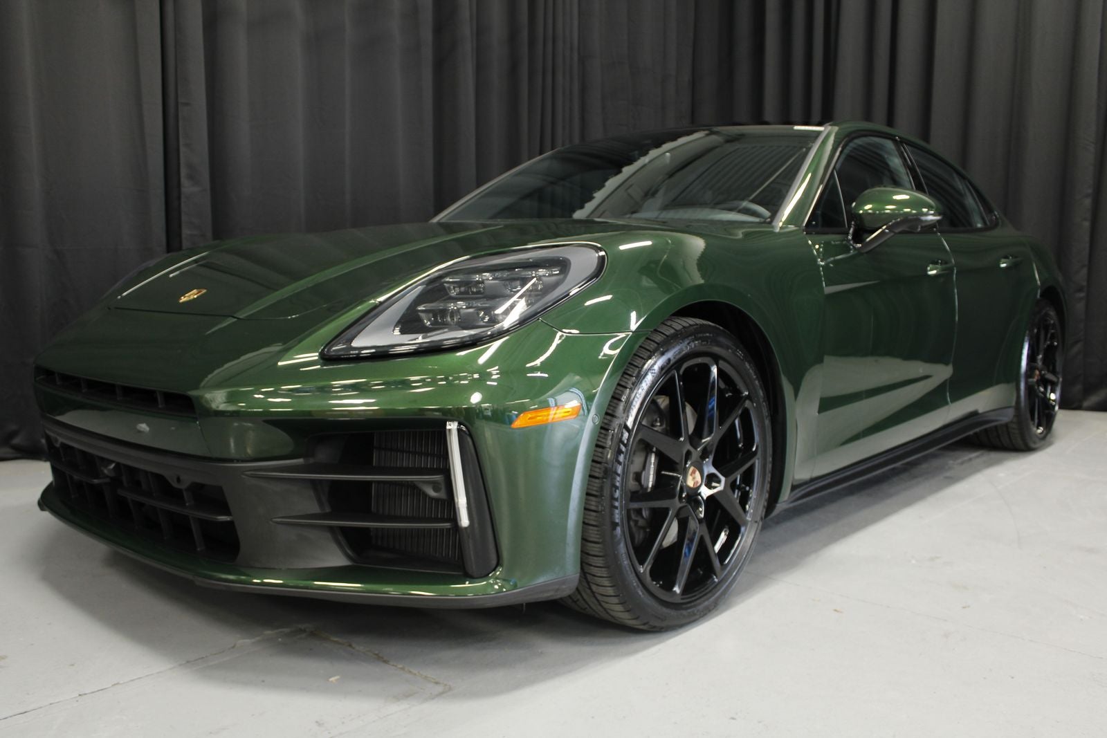 2025 Porsche Panamera 4