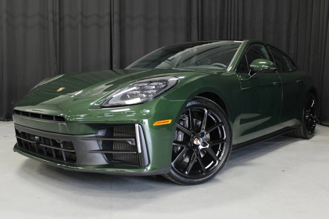 2025 Porsche Panamera 4