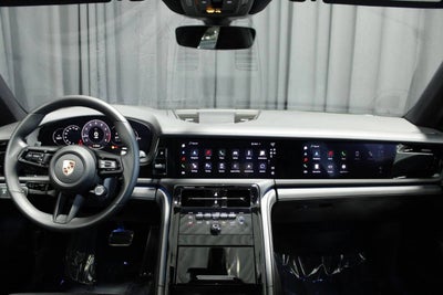 2025 Porsche Panamera 4