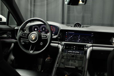 2025 Porsche Panamera 4