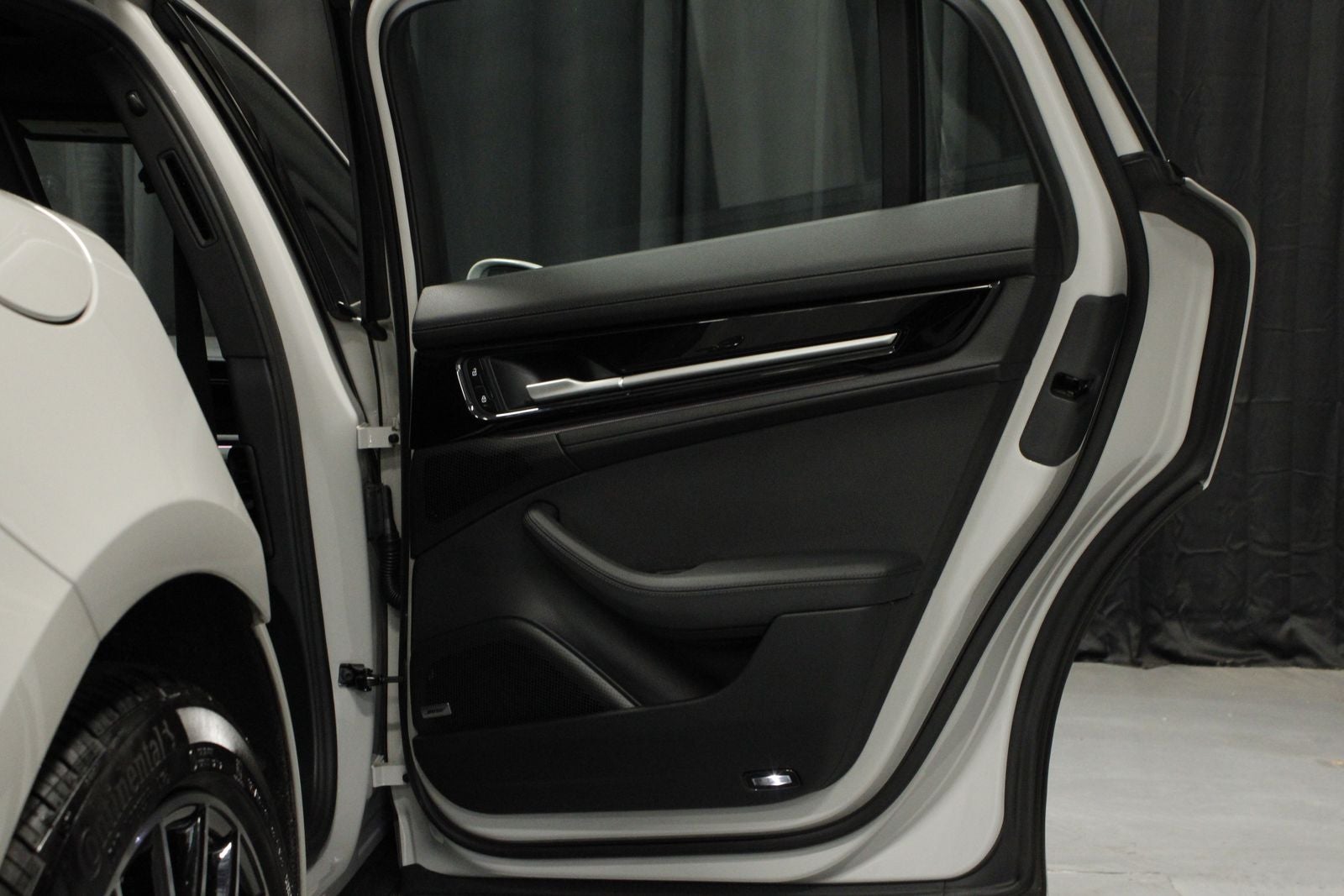 2025 Porsche Panamera 4