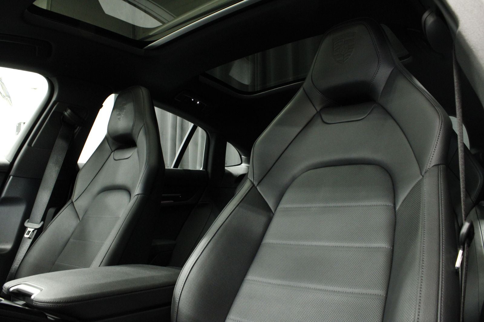 2025 Porsche Panamera 4