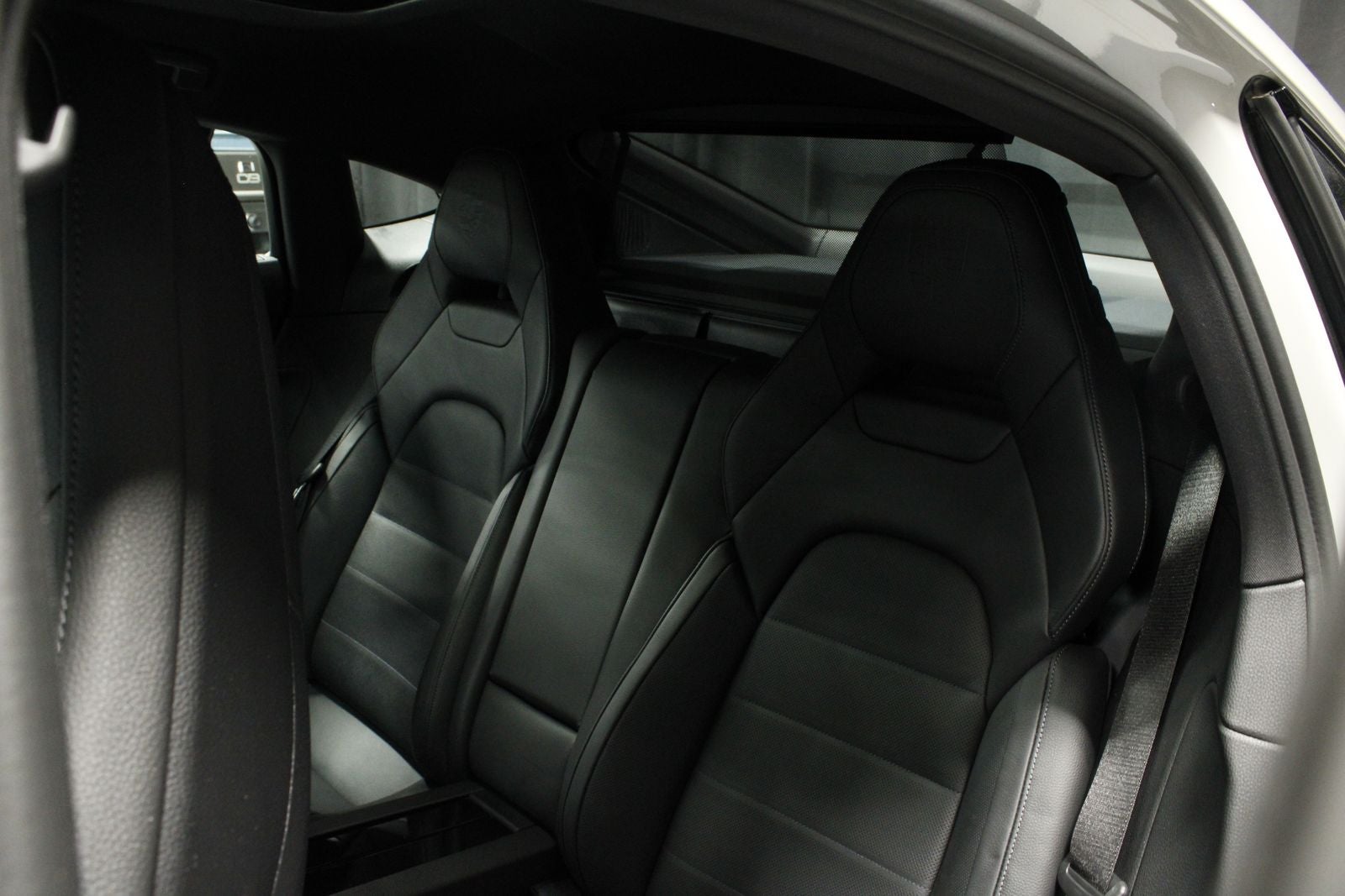 2025 Porsche Panamera 4