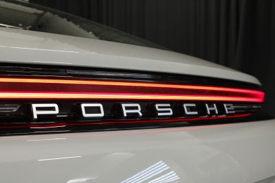 2025 Porsche Panamera 4