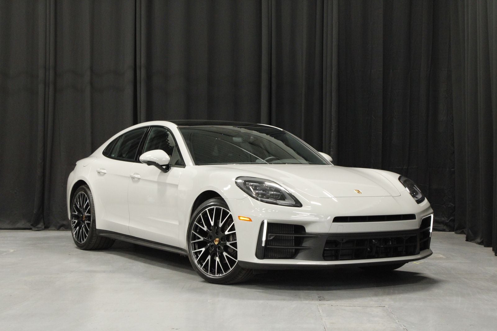2025 Porsche Panamera 4