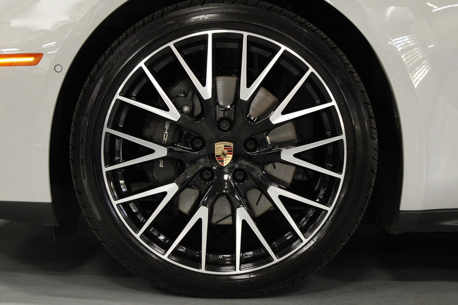 2025 Porsche Panamera 4