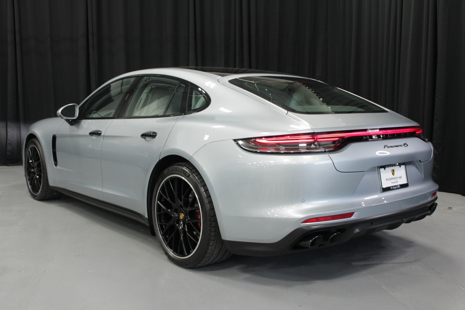 2022 Porsche Panamera 4S