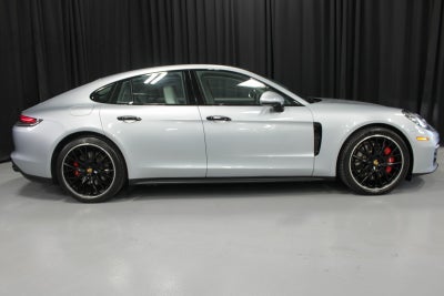 2022 Porsche Panamera 4S