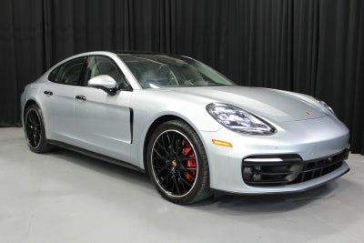 2022 Porsche Panamera 4S