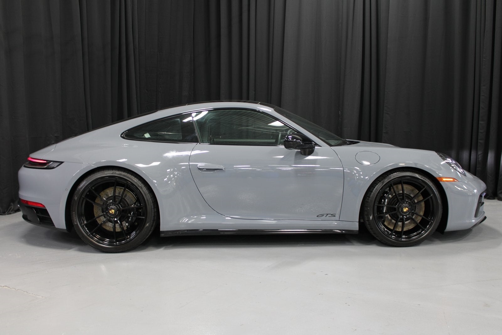 2024 Porsche 911 Carrera 4 GTS