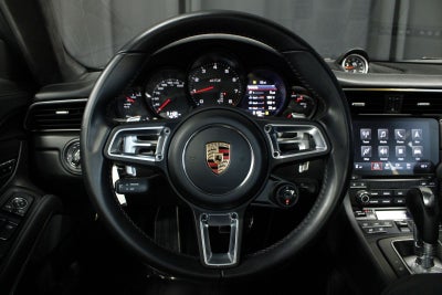 2018 Porsche 911 Carrera GTS