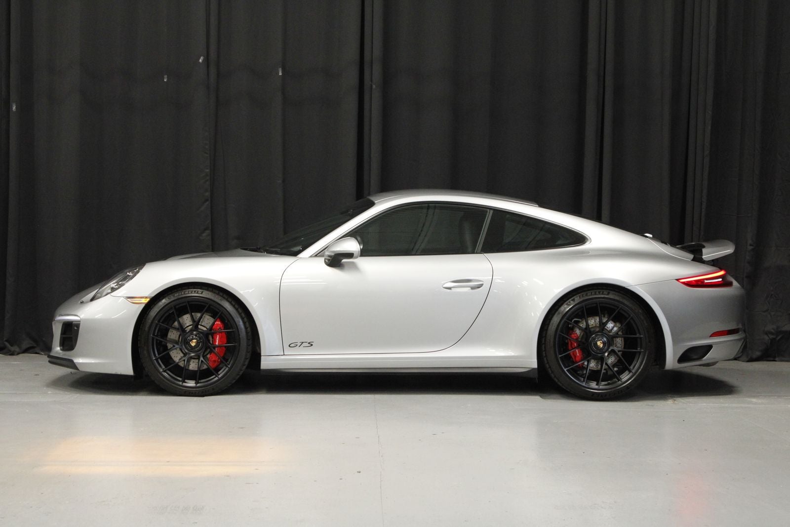 2018 Porsche 911 Carrera GTS