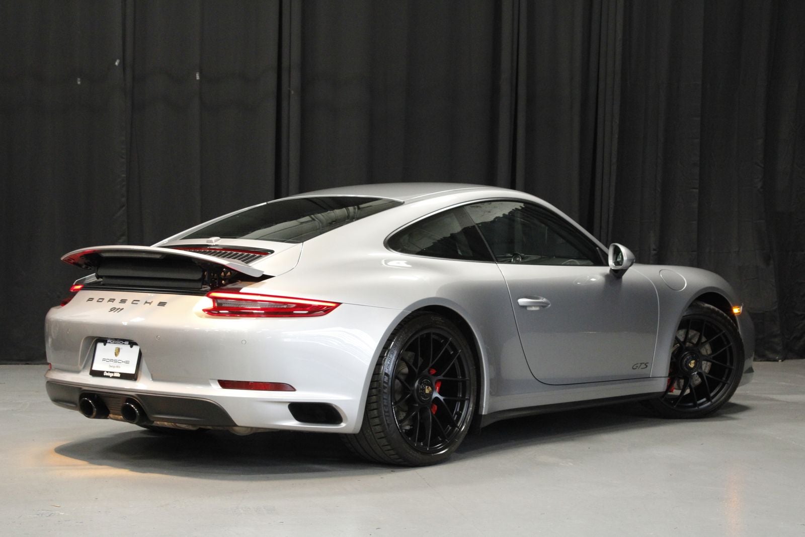 2018 Porsche 911 Carrera GTS