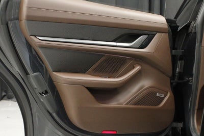 2022 Porsche Taycan Taycan Turbo S