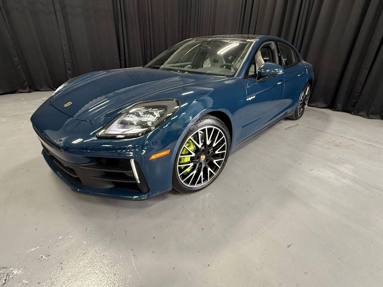 2026 Porsche Panamera E-Hybrid 4