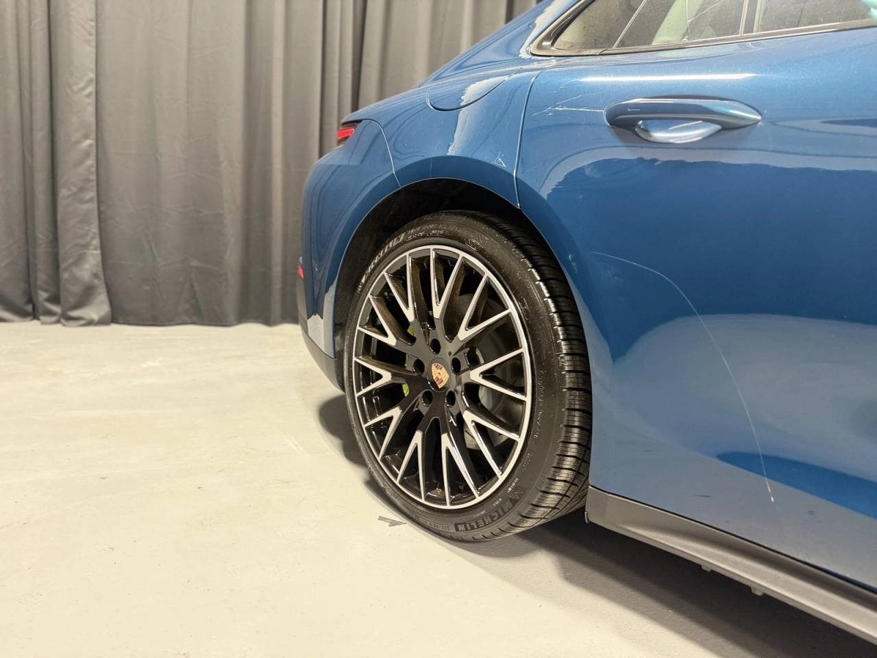 2026 Porsche Panamera E-Hybrid 4