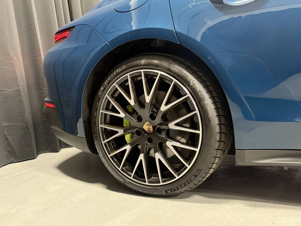 2026 Porsche Panamera E-Hybrid 4