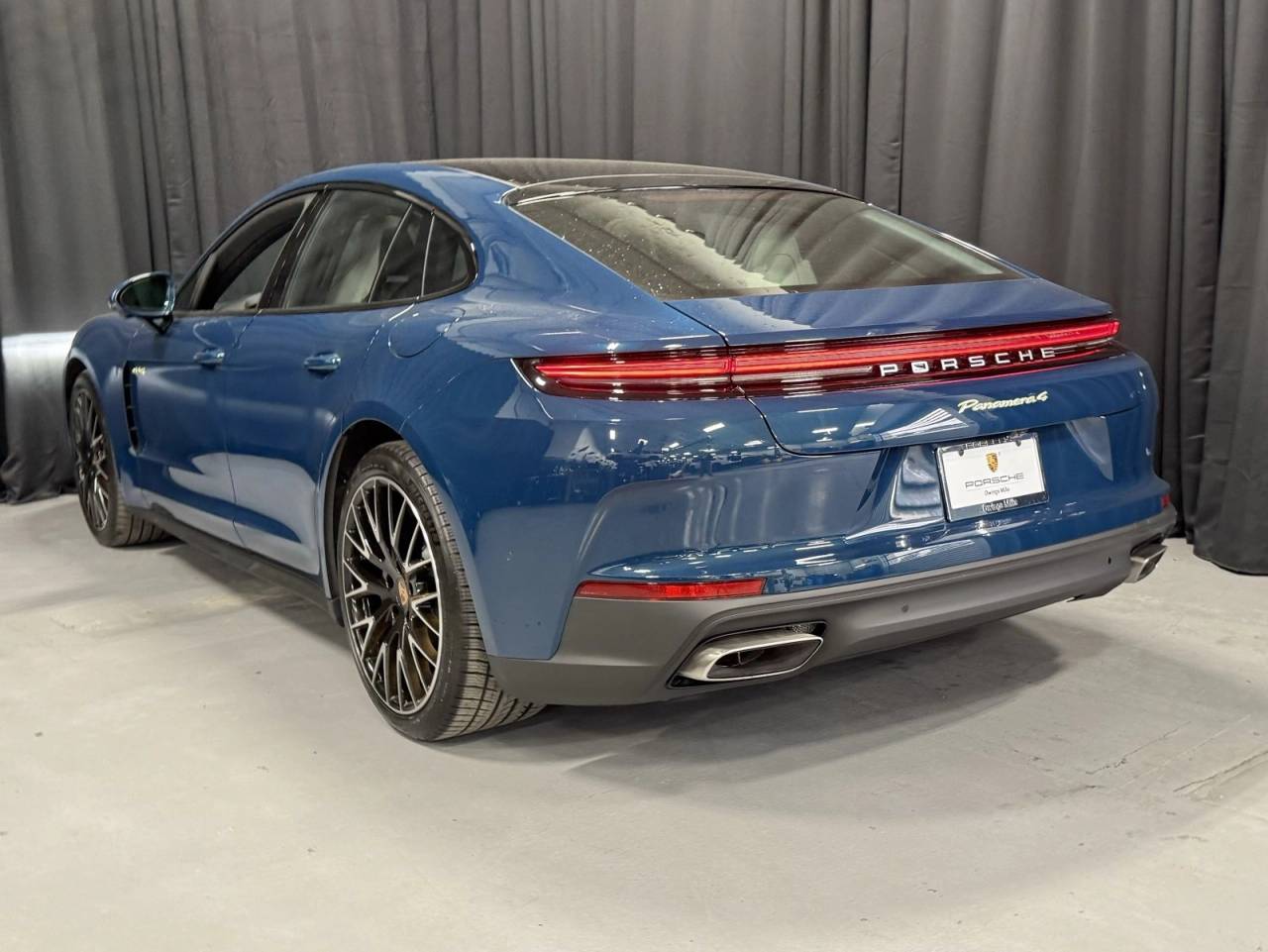 2026 Porsche Panamera E-Hybrid 4