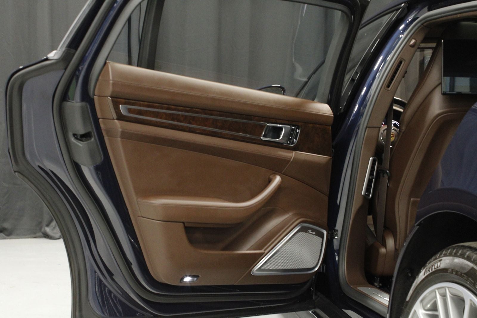 2023 Porsche Panamera 4 E-Hybrid Executive