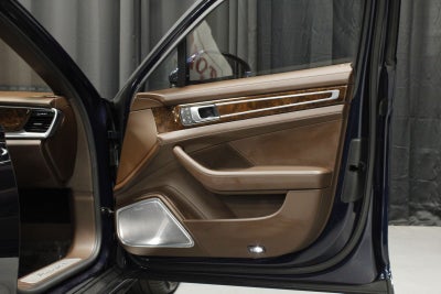 2023 Porsche Panamera 4 E-Hybrid Executive