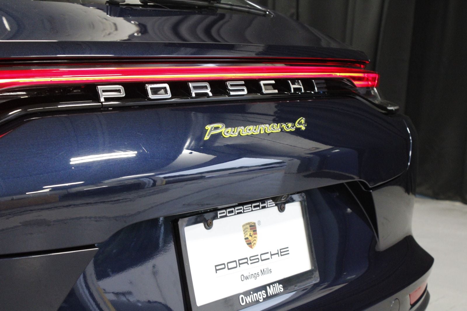 2023 Porsche Panamera 4 E-Hybrid Executive