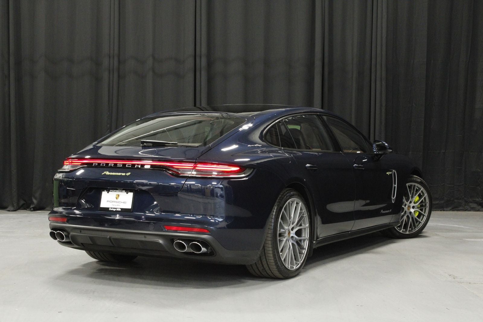 2023 Porsche Panamera 4 E-Hybrid Executive