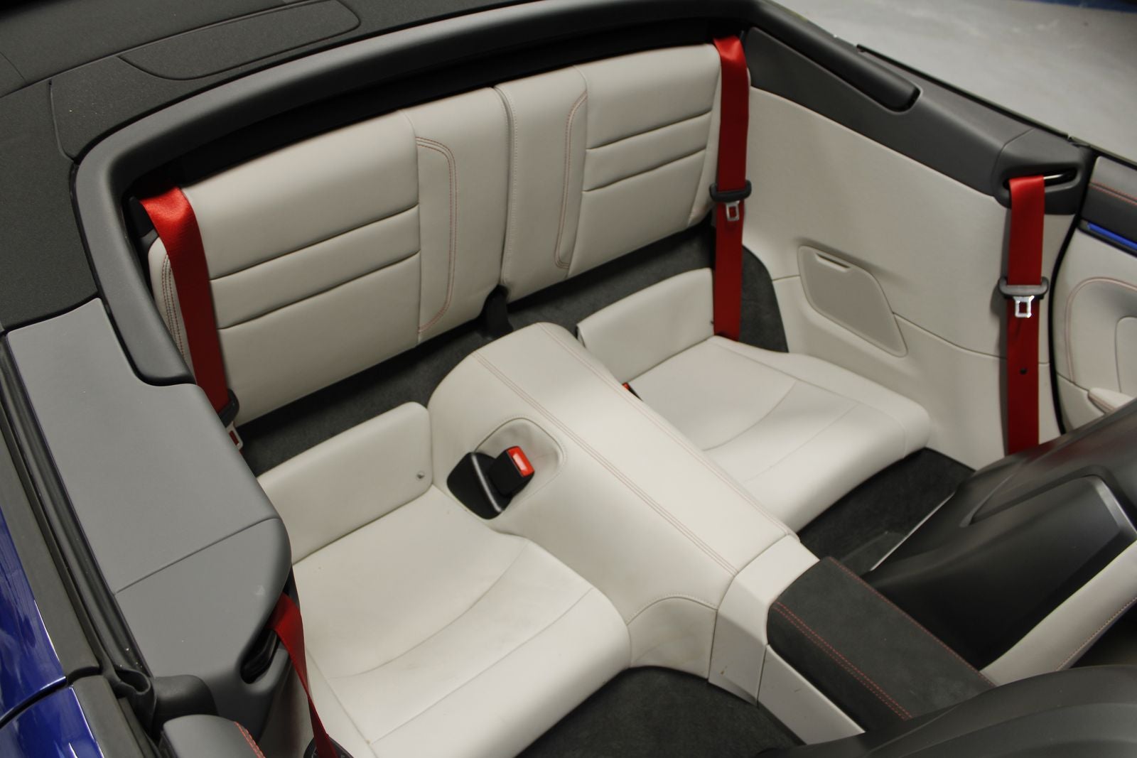 2024 Porsche 911 Carrera 4 GTS Cabriolet