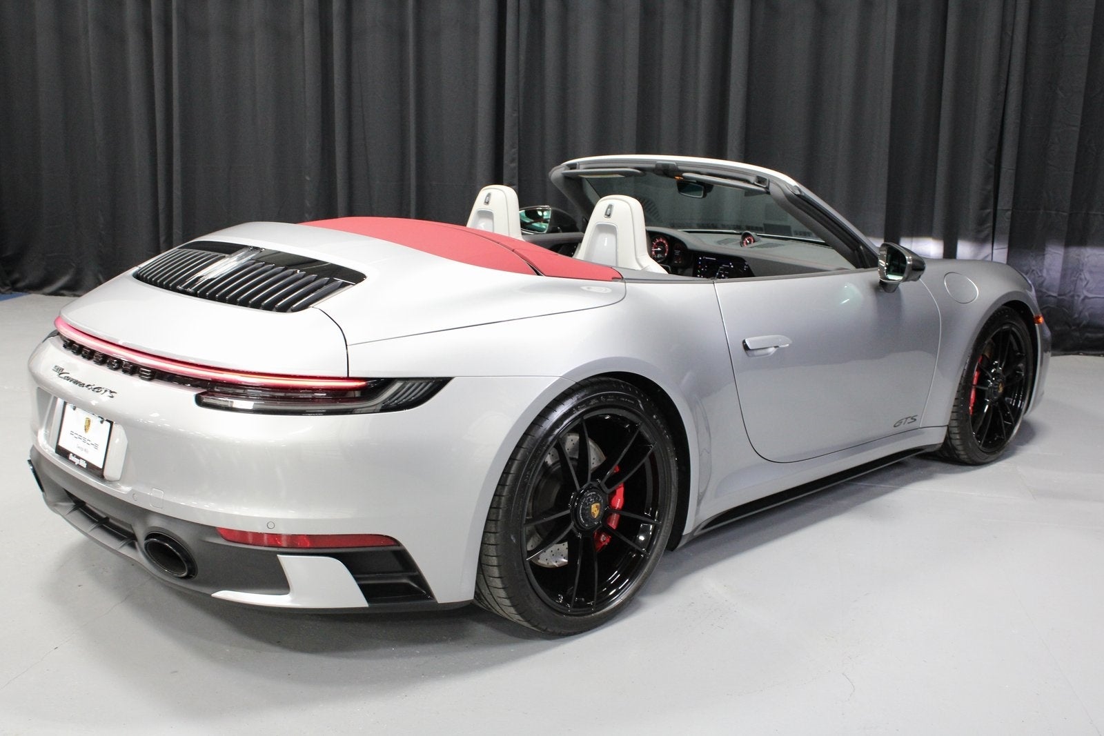 2024 Porsche 911 Carrera 4 GTS