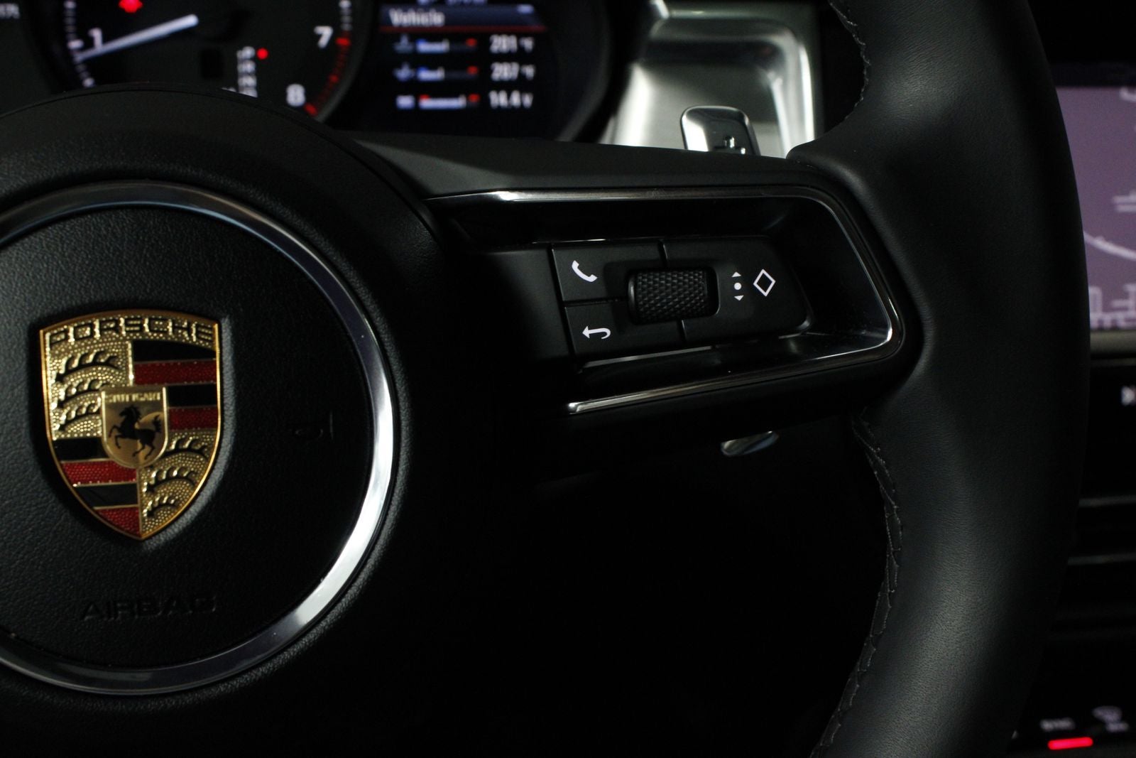 2025 Porsche Macan Macan