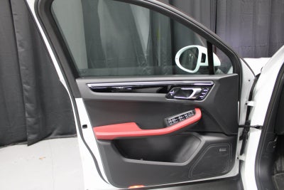 2021 Porsche Macan Base