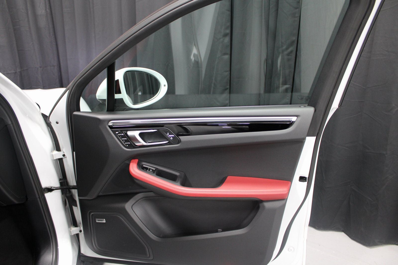 2021 Porsche Macan Base