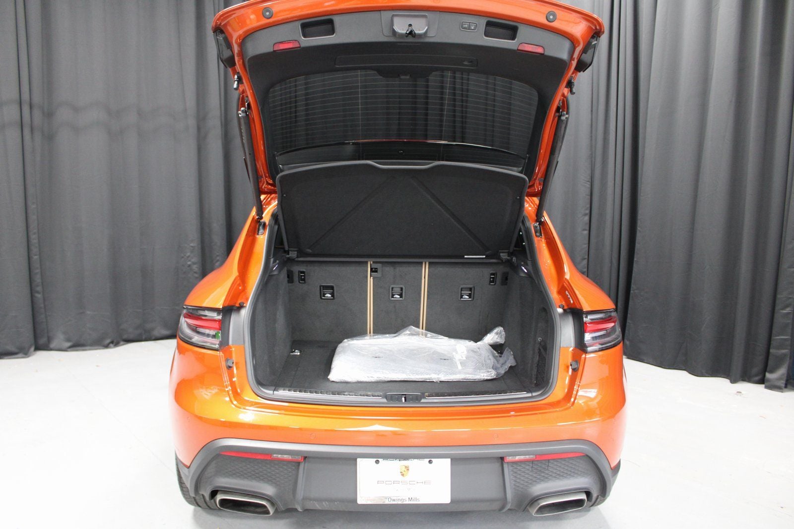 2025 Porsche Macan Base