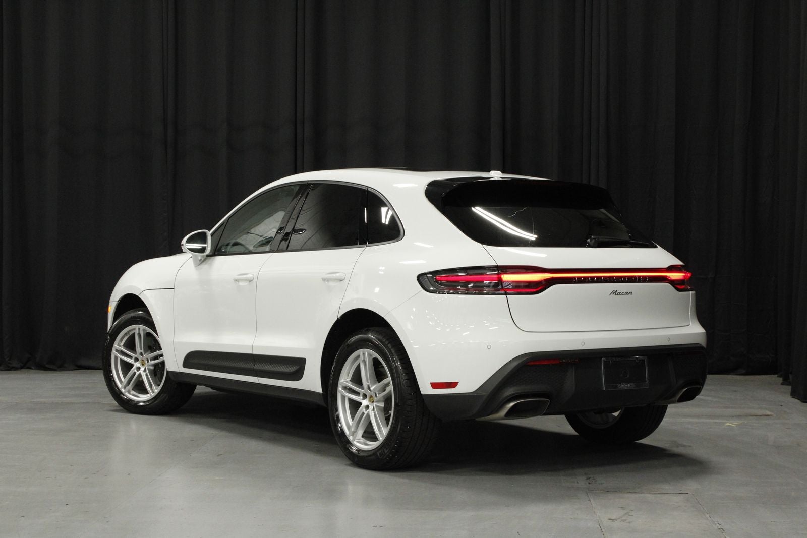 2025 Porsche Macan Base