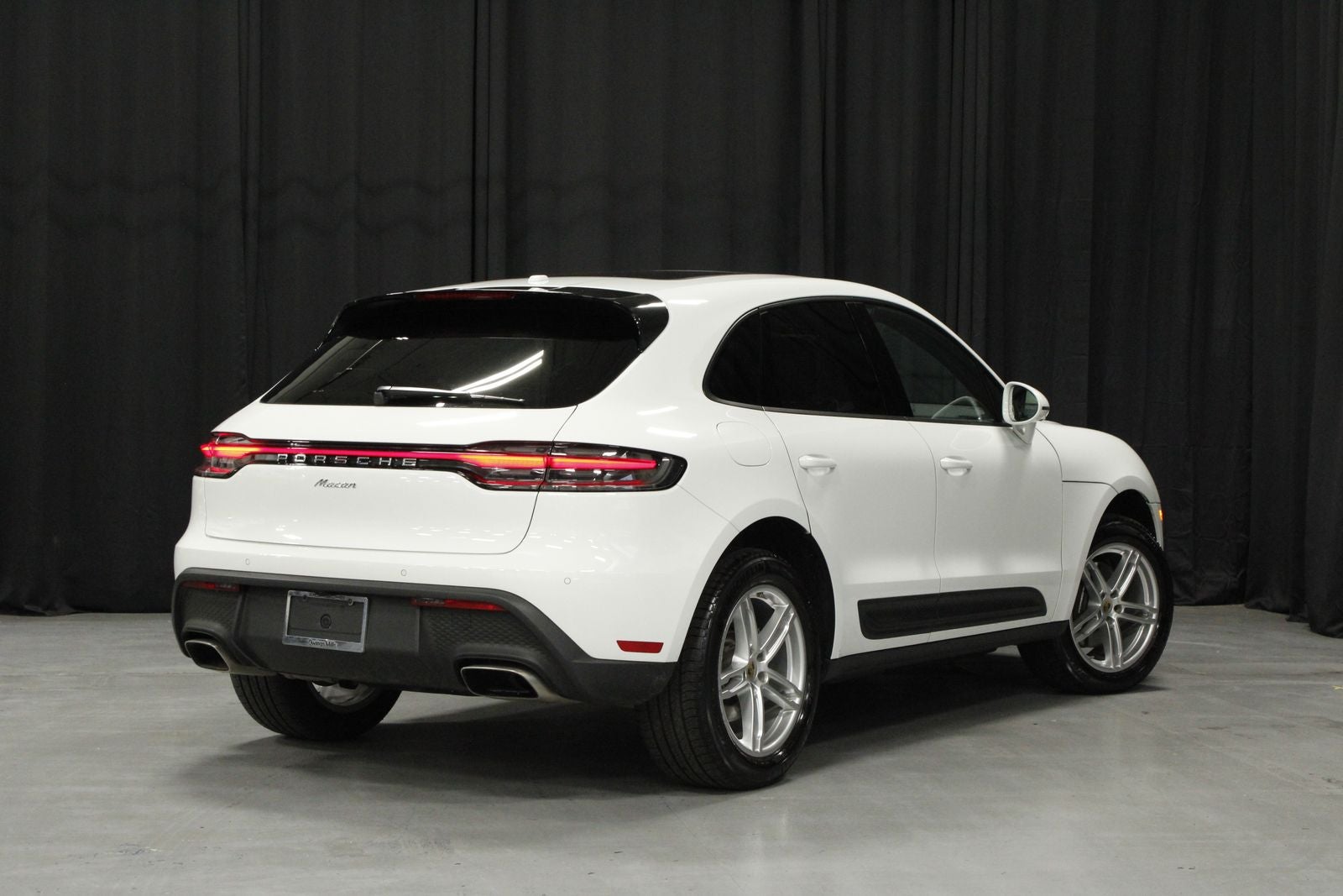 2025 Porsche Macan Base