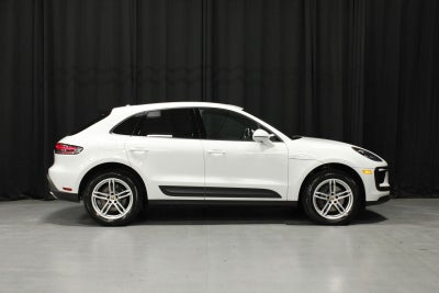 2025 Porsche Macan Base