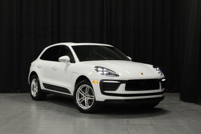 2025 Porsche Macan Base