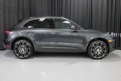 2026 Porsche Macan Base