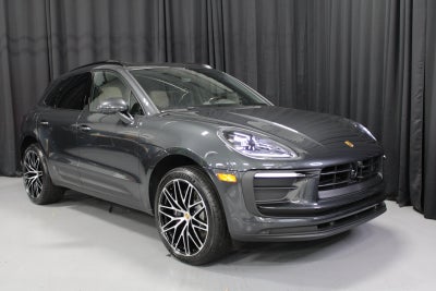 2026 Porsche Macan Base