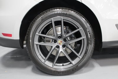 2026 Porsche Macan T