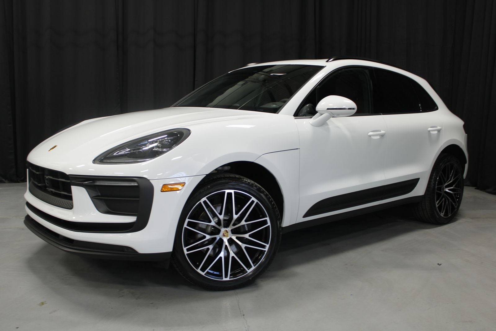 2026 Porsche Macan Base