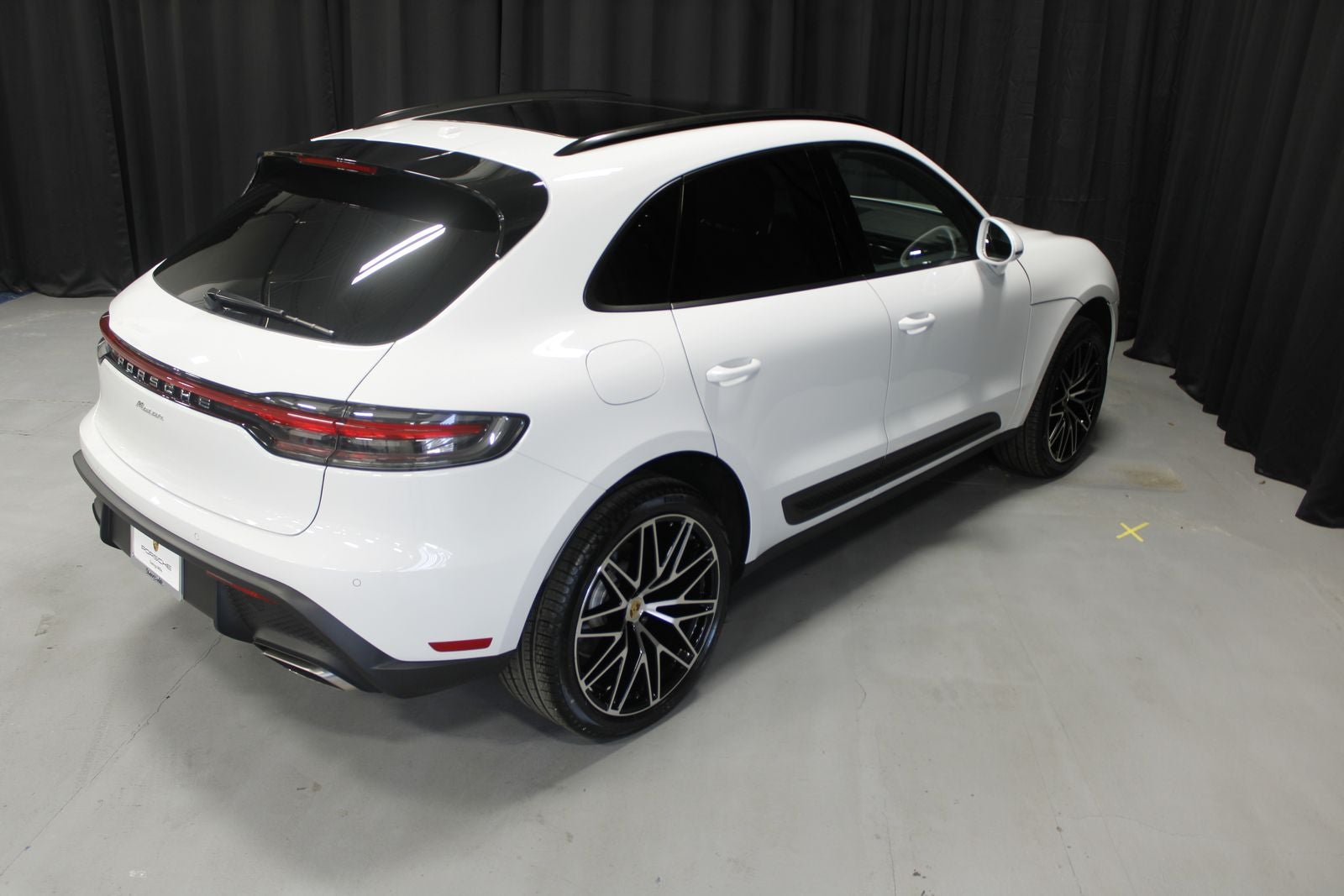 2026 Porsche Macan Base