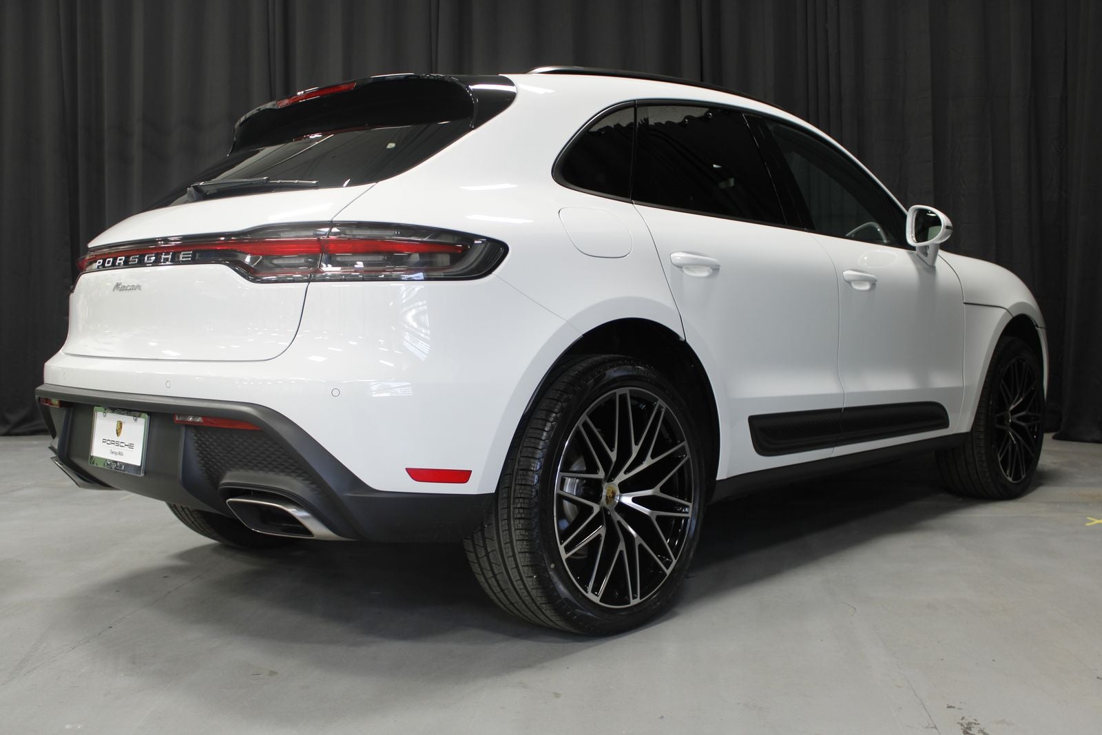 2026 Porsche Macan Base