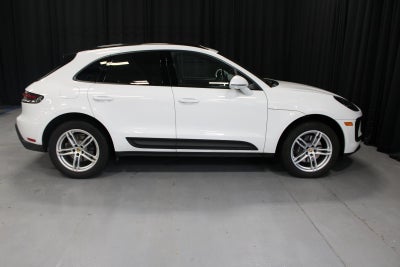 2025 Porsche Macan Base