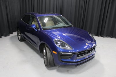 2025 Porsche Macan Base