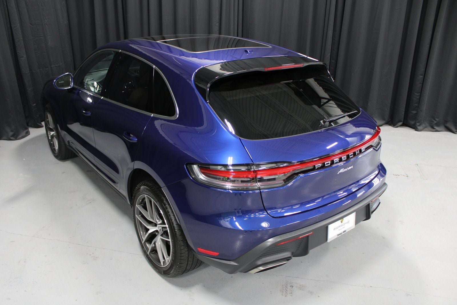 2025 Porsche Macan Base
