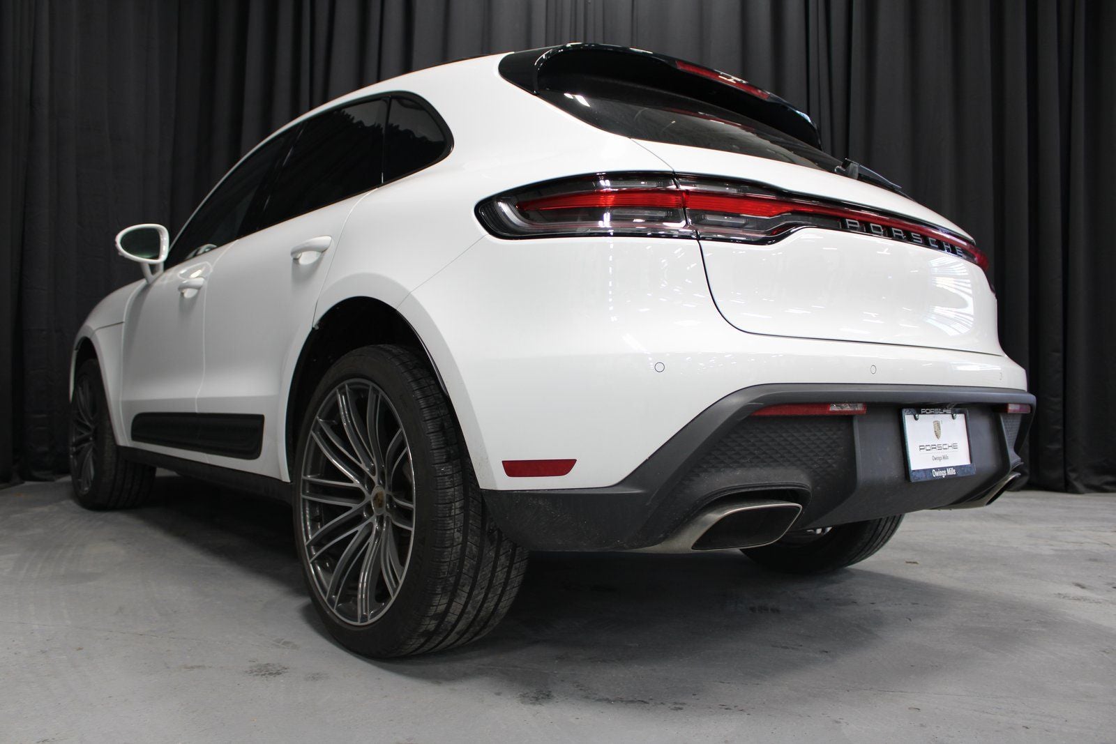 2025 Porsche Macan Base
