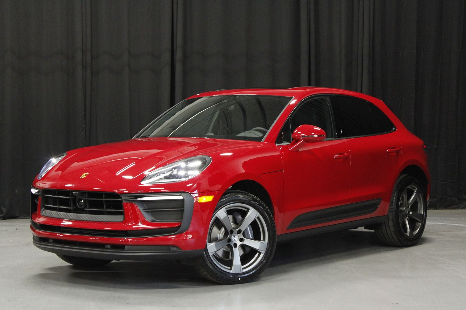 2026 Porsche Macan Base